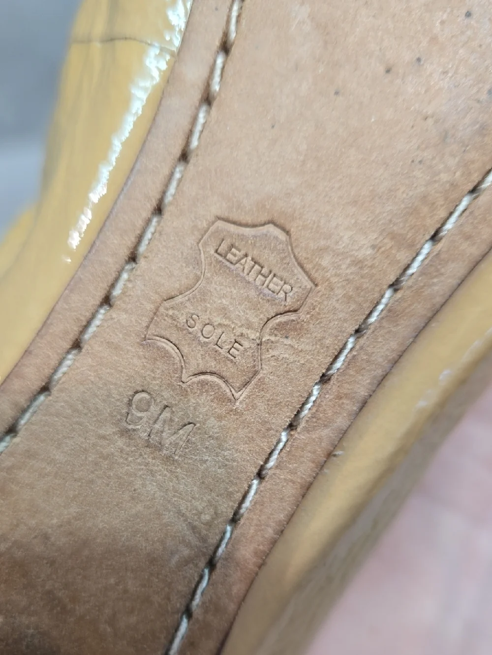 Tory Burch Nude Gold Logo Patent Leather Ballet Flats Shoes Sz 9M